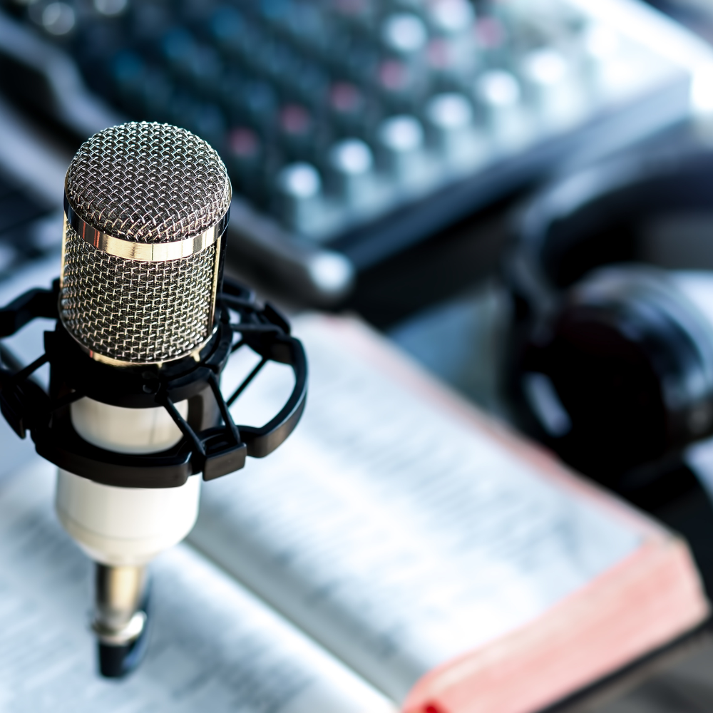 Podcasts na educação do consumidor sobre mercado imobiliário